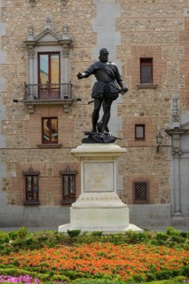 Plaza de la Villa with statue of Don Alvaro de Bazan