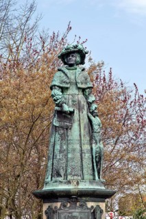 Fraulein-Maria-Denkmal