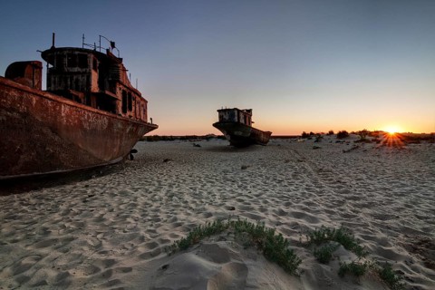 Stranded ships at the port of Mo'ynoq or Muinak