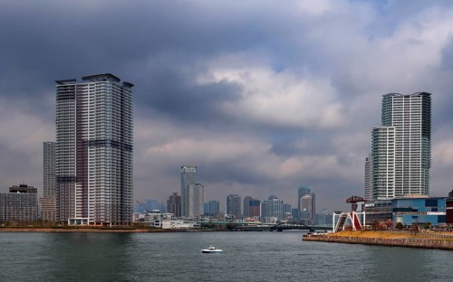 View of Tokyo Bay and skyscrapers
