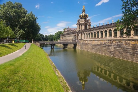 Outside view of the Kronentor