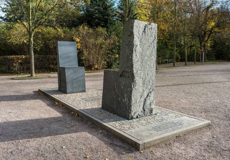 Hafez monument