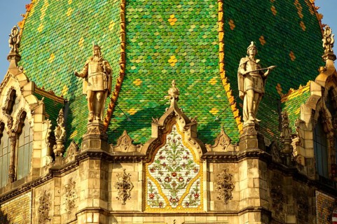 Statues on Zsolnay tiled roof