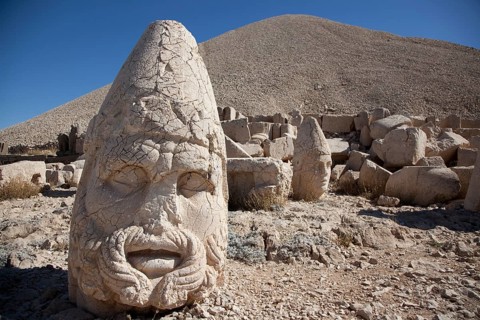God thrones and gods' heads