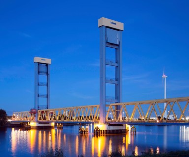 Kattwykbrucke vertical lift bridge over the Southern Elbe in Hamburg Harbour