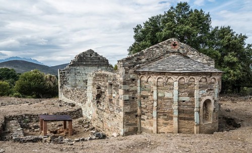 Ruins of the church of Santa Maria di Riscamone