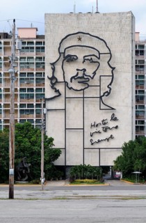 Portrait of Che Guevara on a wall of the Ministry of the Interior in Revolution Square