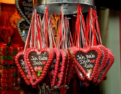 Gingerbread hearts at the Christmas market