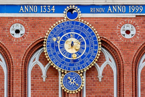 Clock on the House of the Blackheads in Town Hall Square