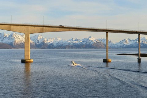 Boat at the Hadsel bridge