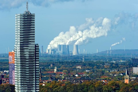 Kolnturm tower in the Mediapark