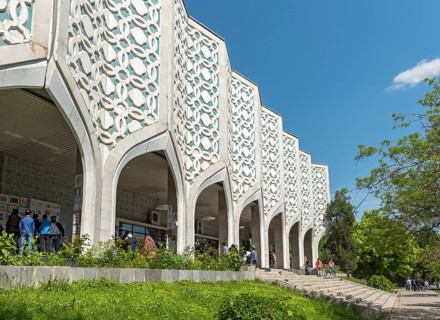 Building of Central Exhibition Hall of Academy of Arts