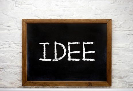 Chalkboard with the word 'Idee'