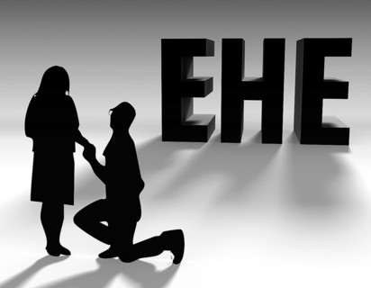 Man proposing to a woman