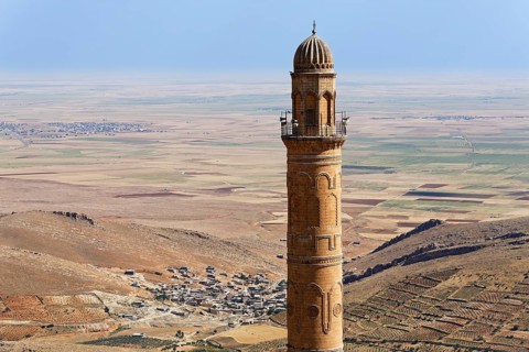 Mesopotamian plain and minaret of the Great Mosque Ulu Camii