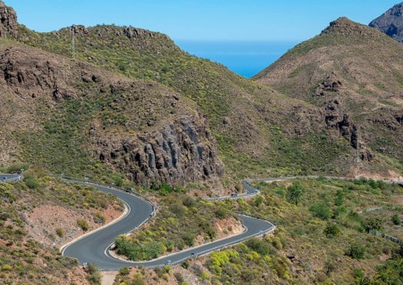 Winding road near San Bartolome de Tirajana