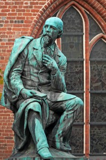 Monument of Emanuel Geibel