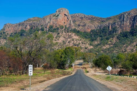 Road leading to the Carnarvon National Park