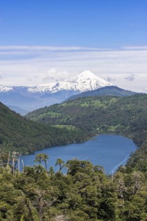 Lago Tinquilco lake and volcano Villarrica