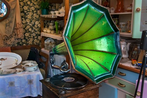 Horn gramophone and knick-knacks