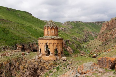 Armenian Khtzkonk Monastery or Beskilise Manastiri