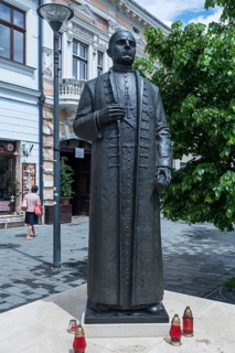 Statue of Iuliu Cardinal Hossu