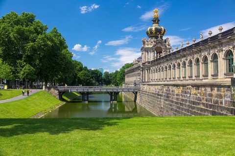 Outside view of the Kronentor