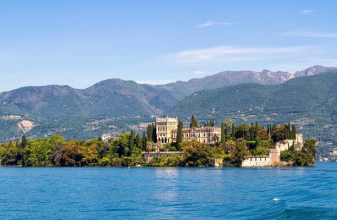 Isola del Garda with Villa Borghese Cavazza