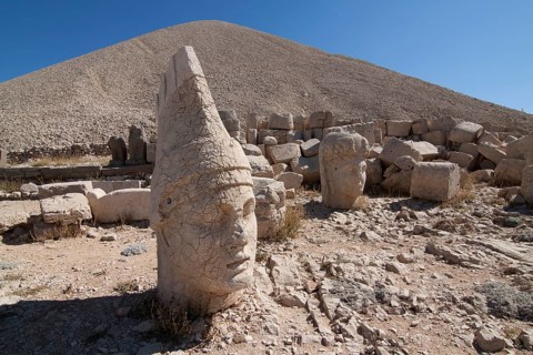 God thrones and gods' heads