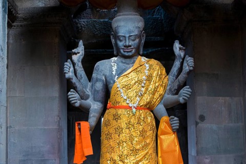 Vishnu statue with baldachin