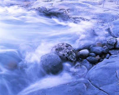 Rocks are shaped in a pool