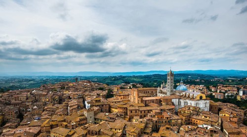 View of the old town with Siena Cathedra