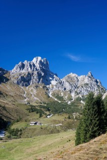 Aualm alp with Mt Bischofsmutze