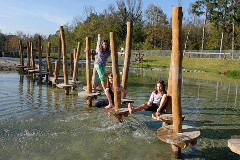 Children playing at the Erlebnispark Wasser Fisch Natur adventure park