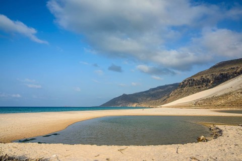 Giant sand dune on Delisha beach