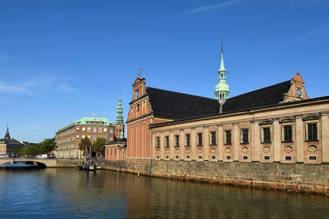 Borsgraven Canal near Holmens Kirke