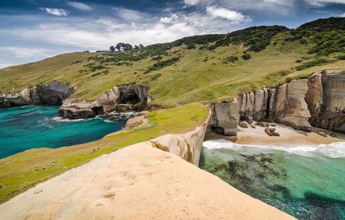 Rocky cliffs of the Pacific coast at Tunnel Beach