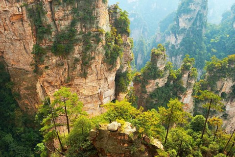 Avatar Mountains with vertical quartz-sandstone pillars