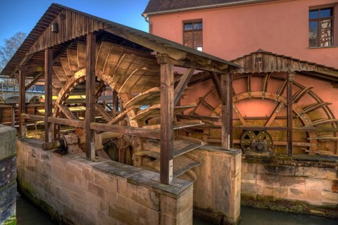 Mill wheels of the grinding mill