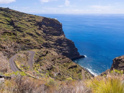 Steep canyons at the Camino del Prois