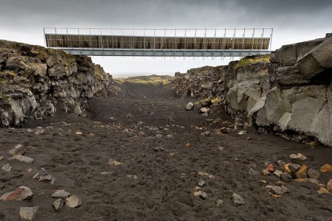 Bridge between the continents crosses the fracture zone between the American and European tectonic plates