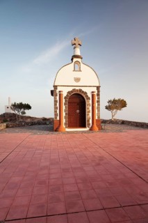 Ermita de San Isidro chapel on Roque Calvario peak
