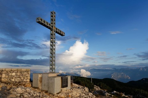 Europakreuz summit cross on Alberfeldkogel