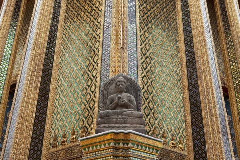 Buddha statue