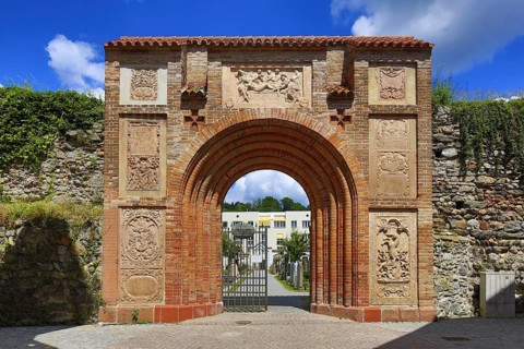 Main gate to the old cemetery