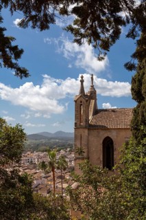 View of Arta with the parish church Transfiguracio del Senyor