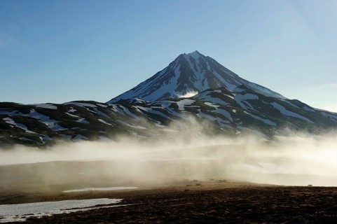 The extinct Tolmachev Dol volcano in the morning light