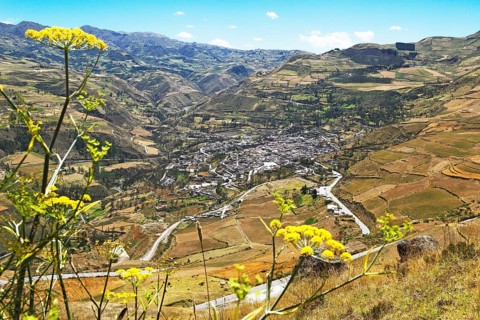 View of the town of Alausi