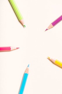 Color pencils in a circle