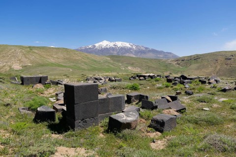 Ruins of the Urartian palace fortress of Kef Kalesi or Kefkalesi